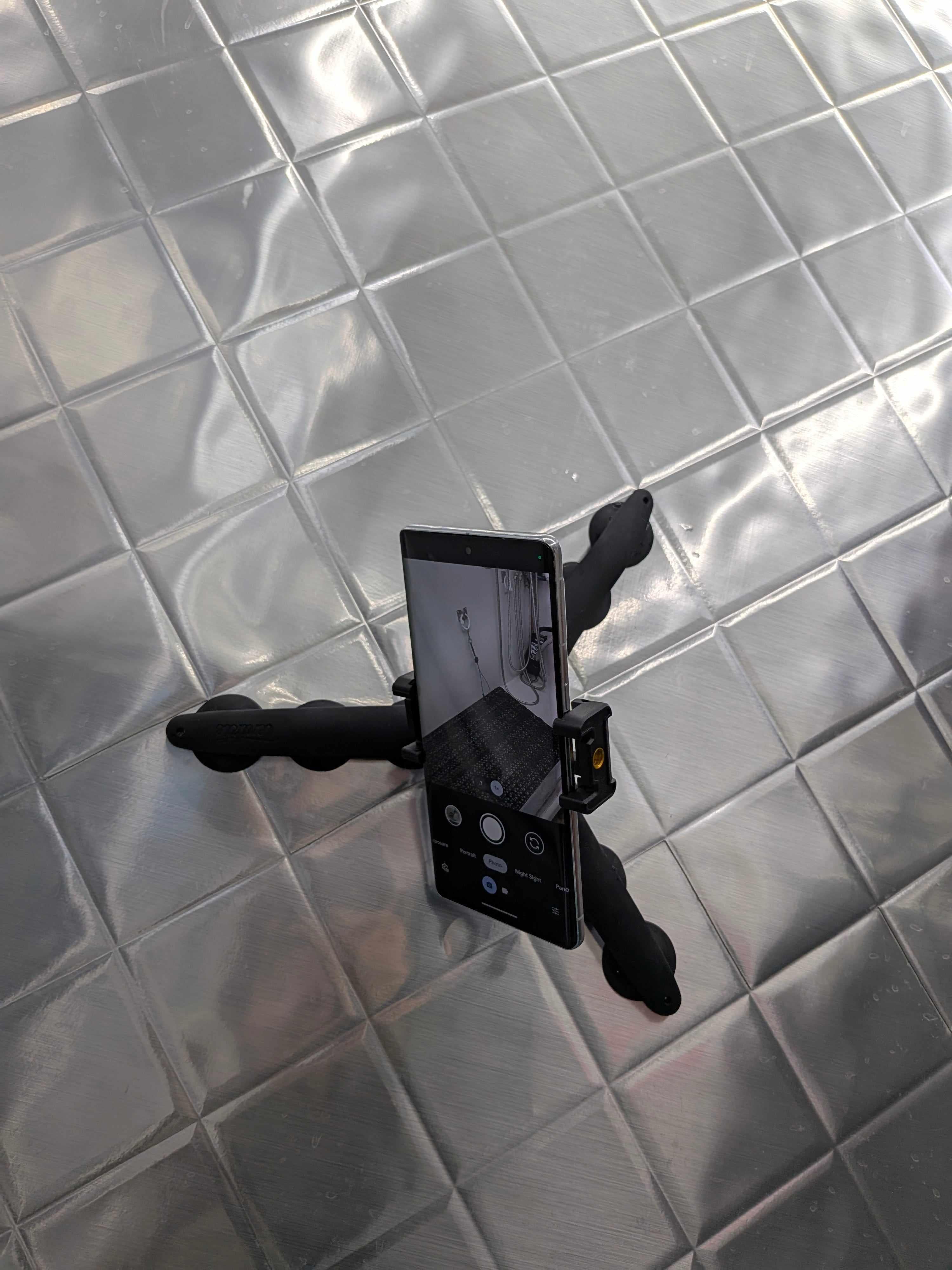 Tenikle PRO Tripod Grip for phone/tablet