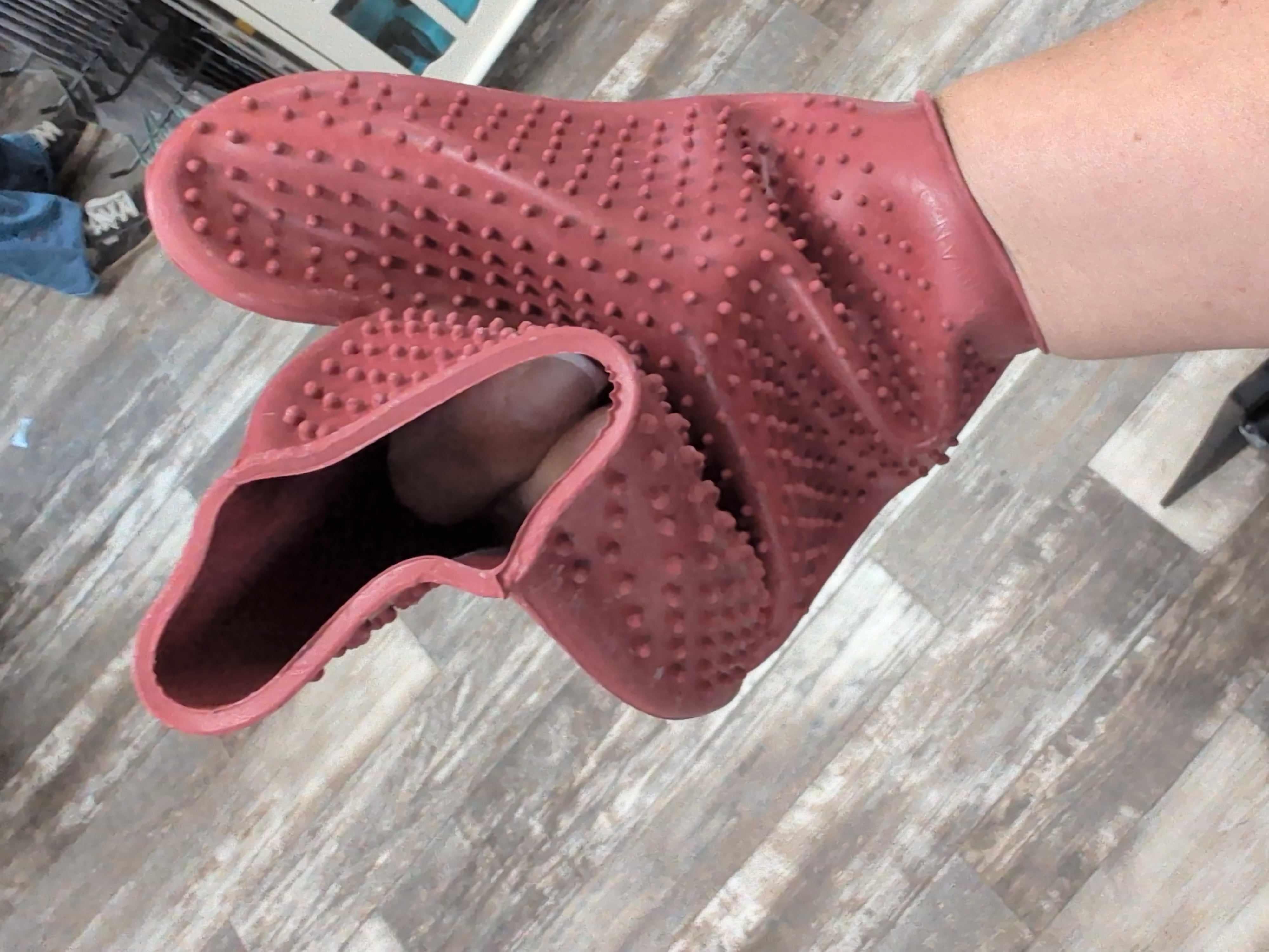 Show Tech Rubber Brush- Glove