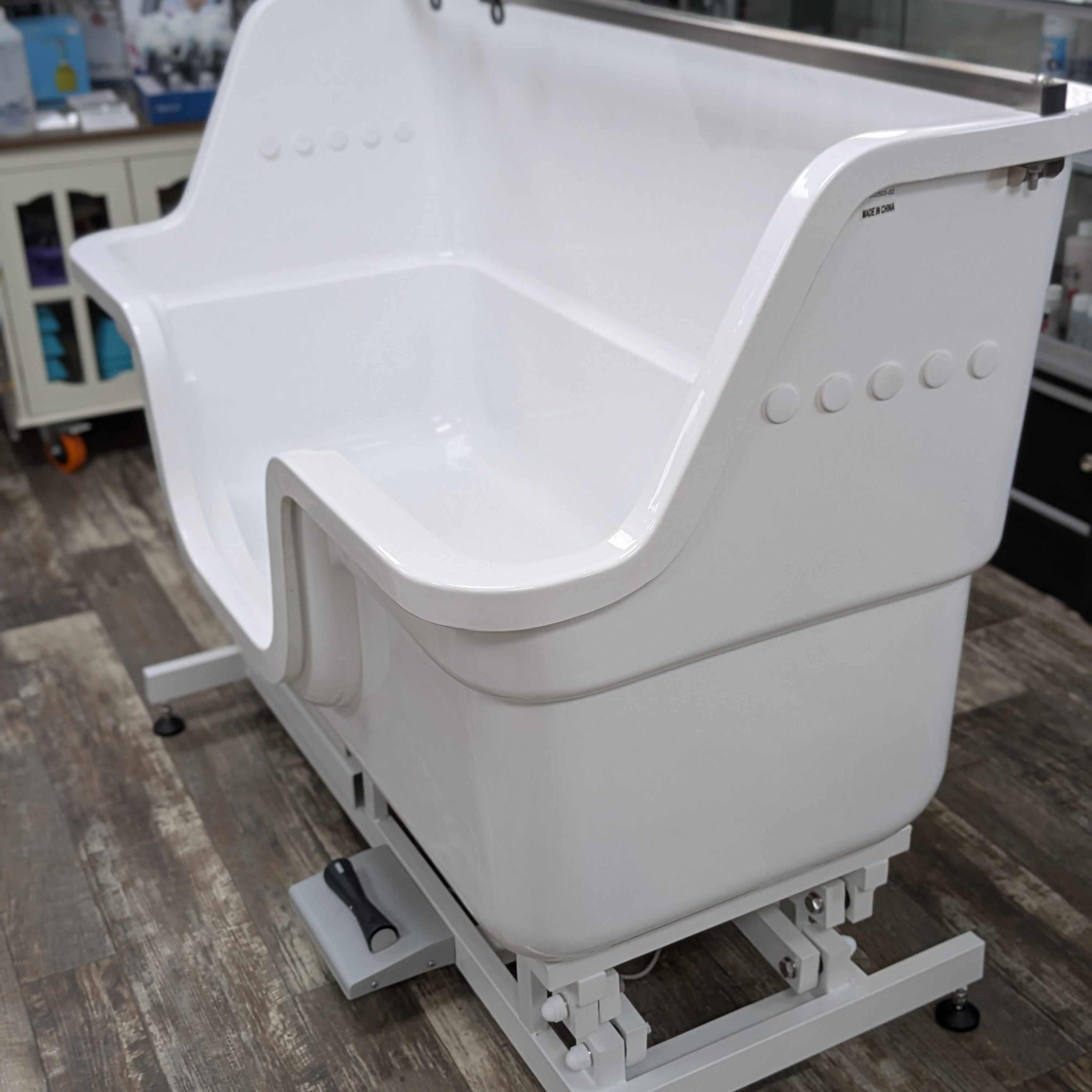 *NEW* Large Electric Acrylic Tub