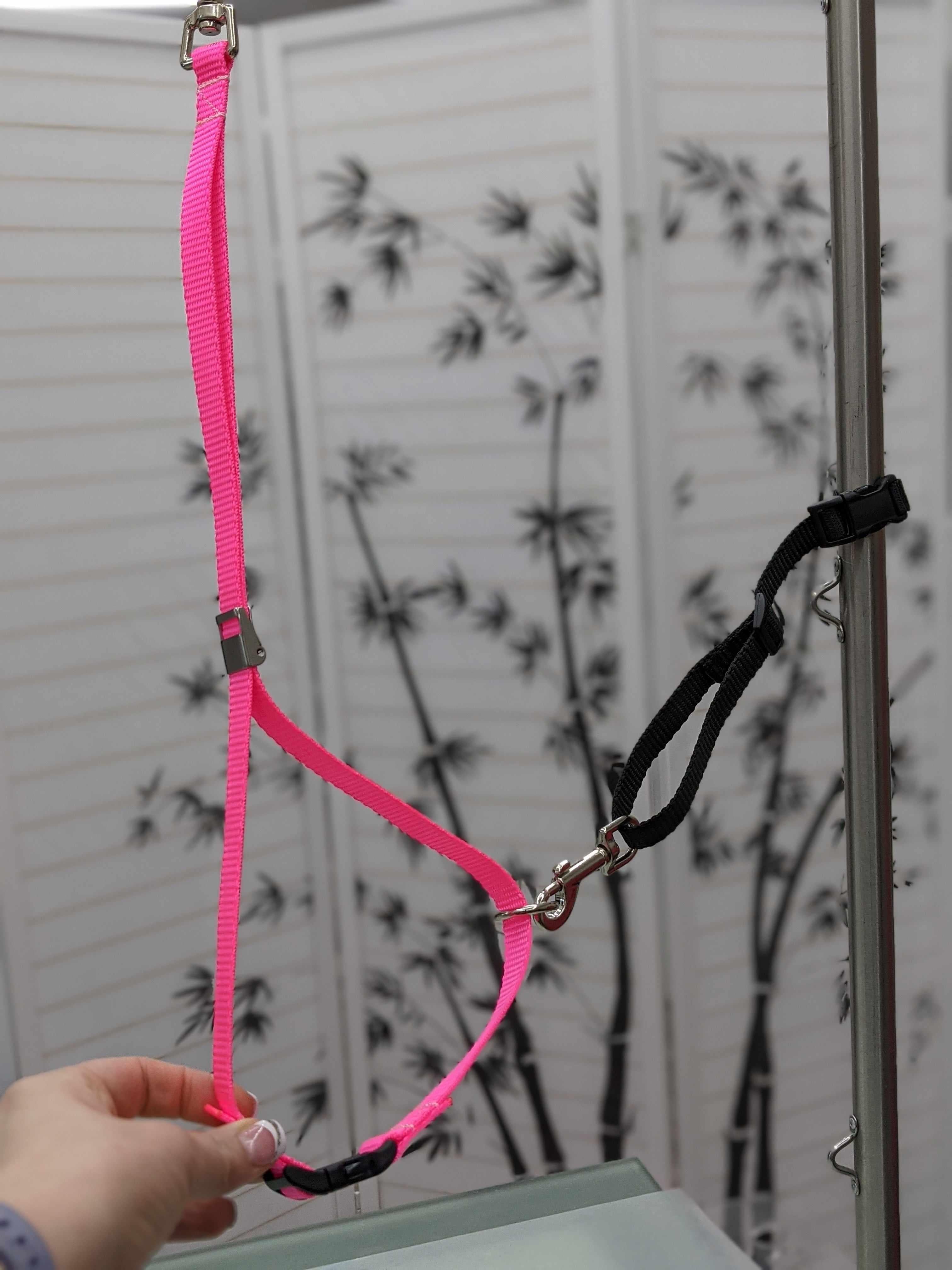 Side-Tie Grooming Helper