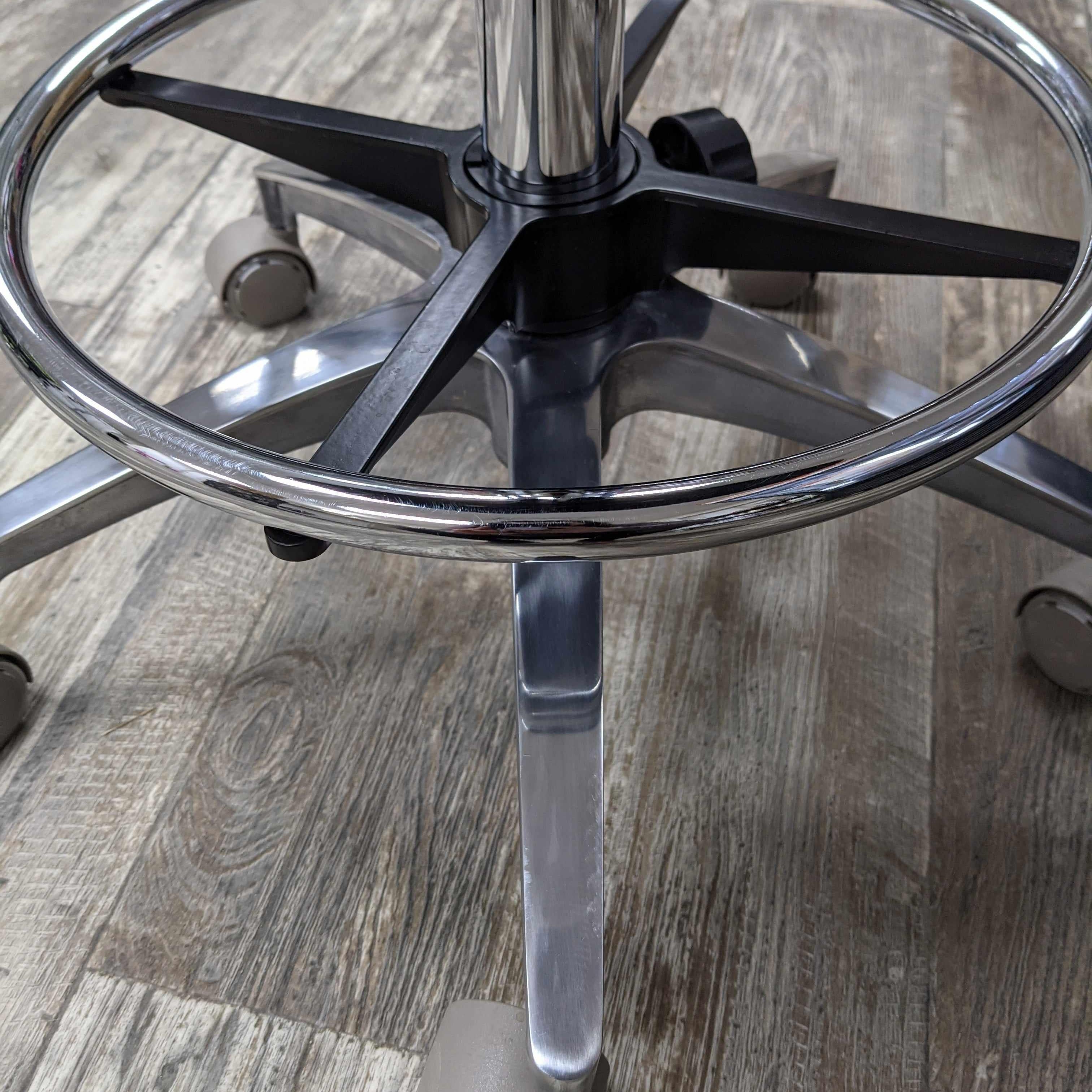 Saddle Grooming Stool