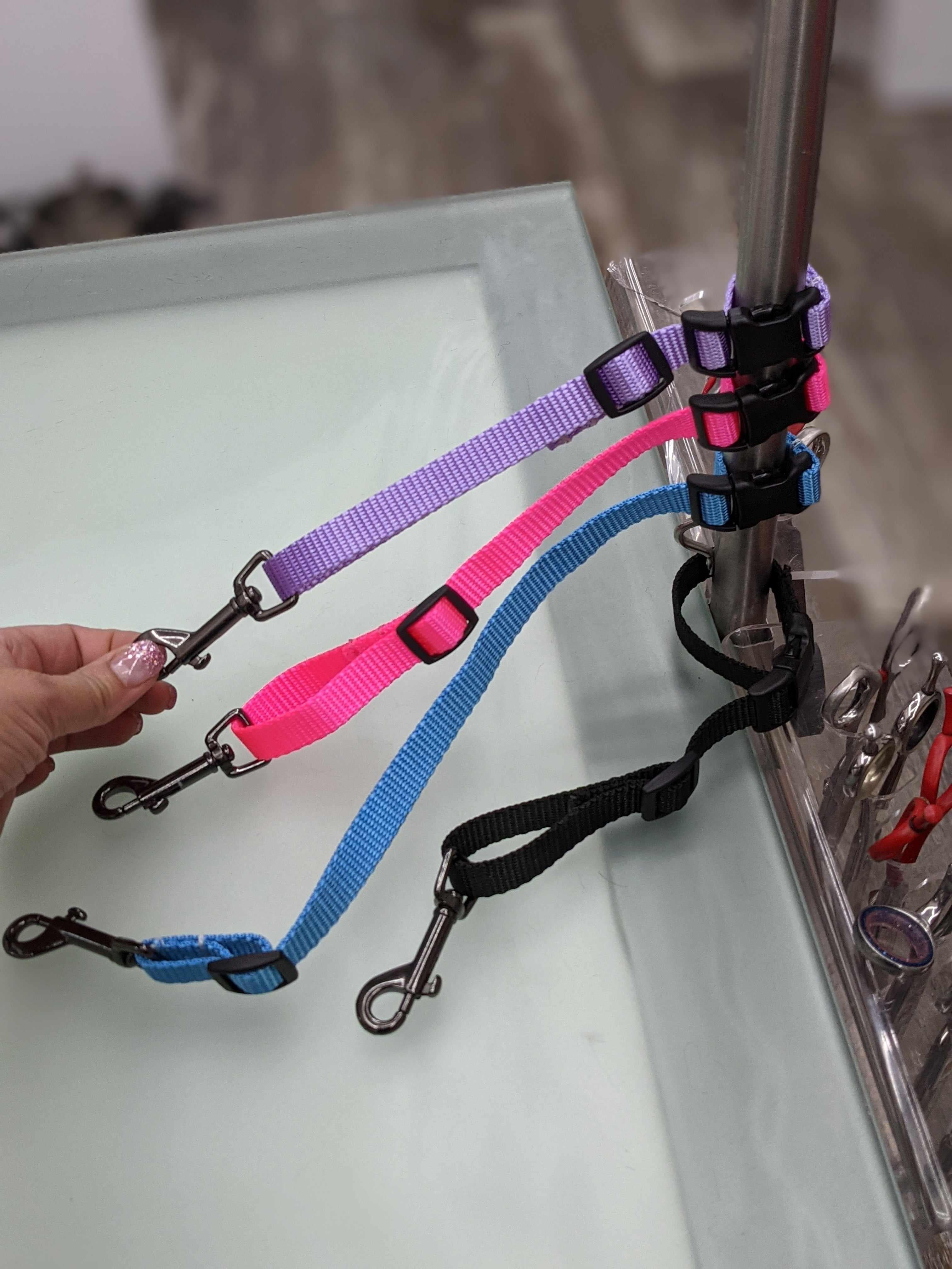 Side-Tie Grooming Helper