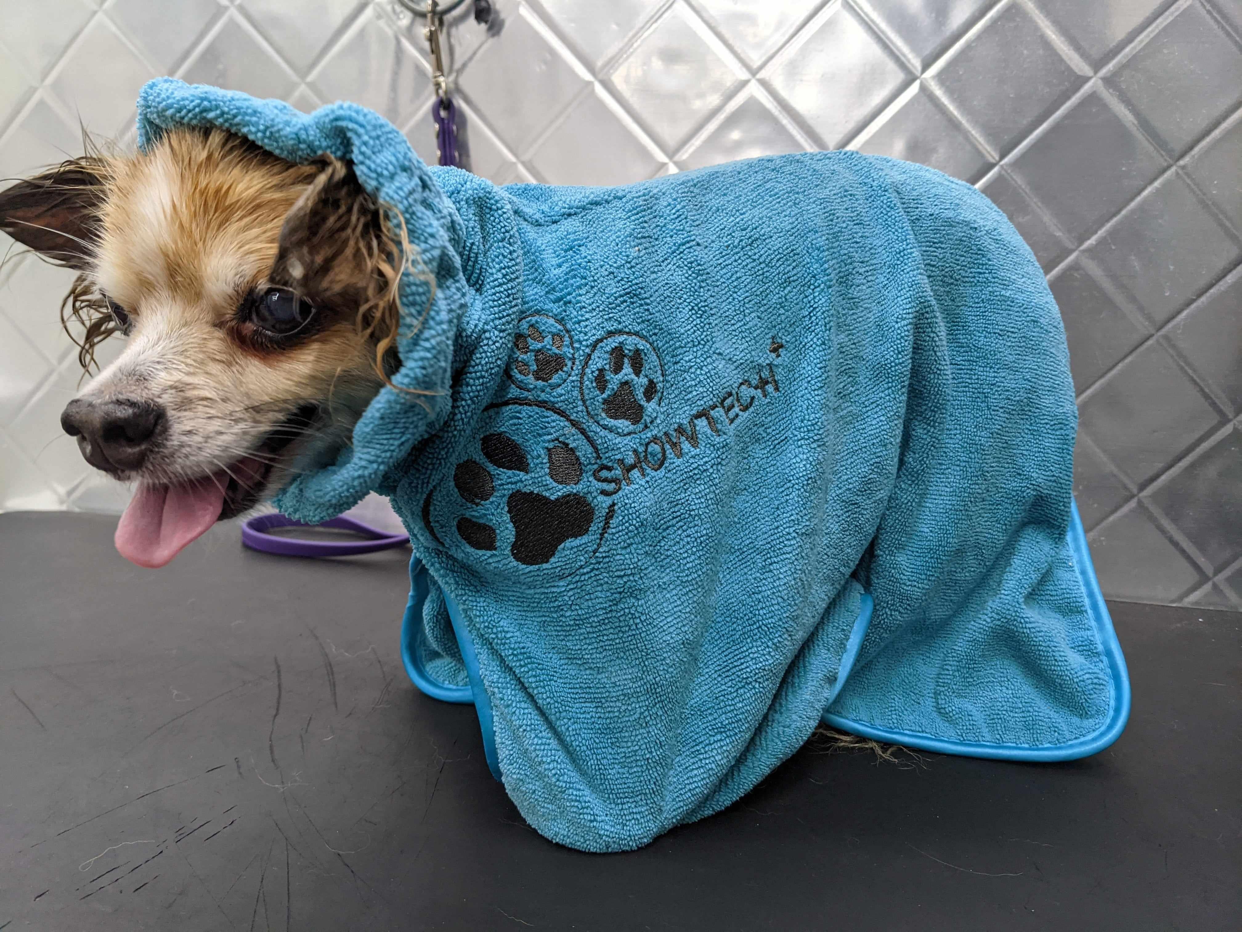 Show Tech Dry Dude Bathrobe-Hot Pink