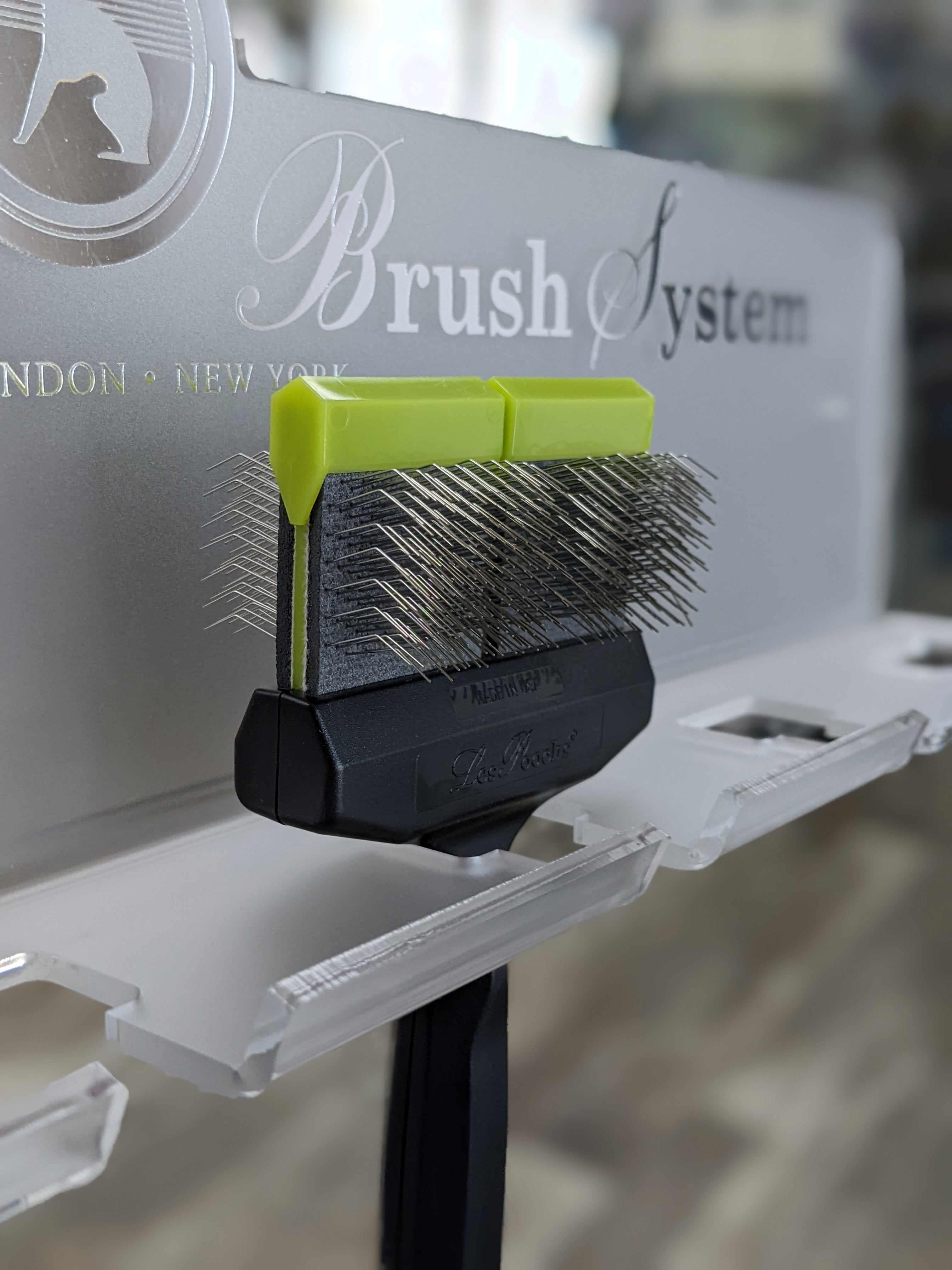 Les Pooch GREEN Pro Brush- Medium soft