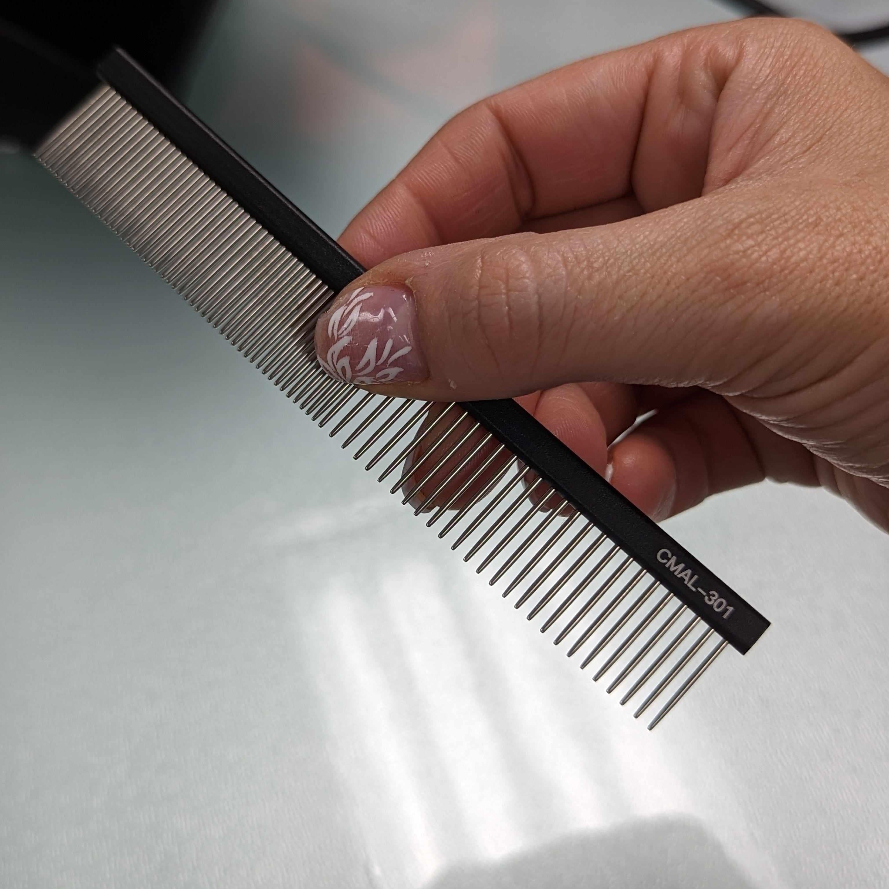 KISS Aluminum Handle comb