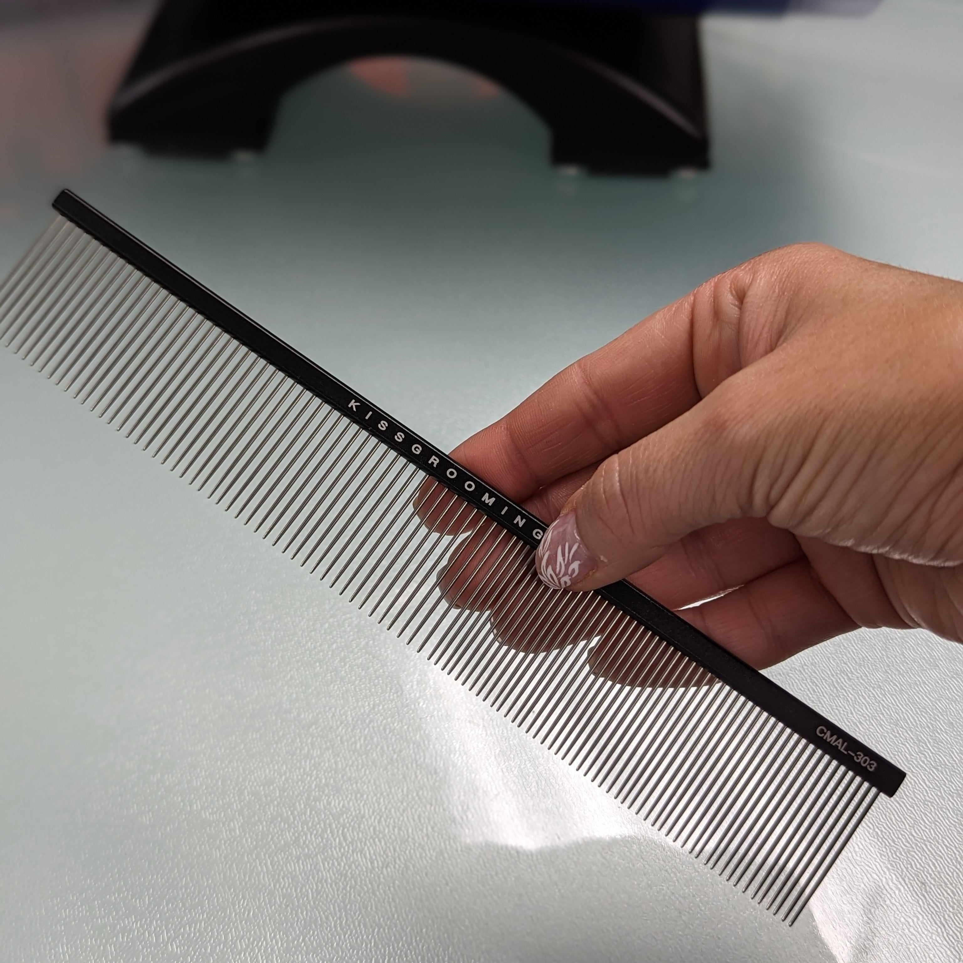 KISS Aluminum Handle comb