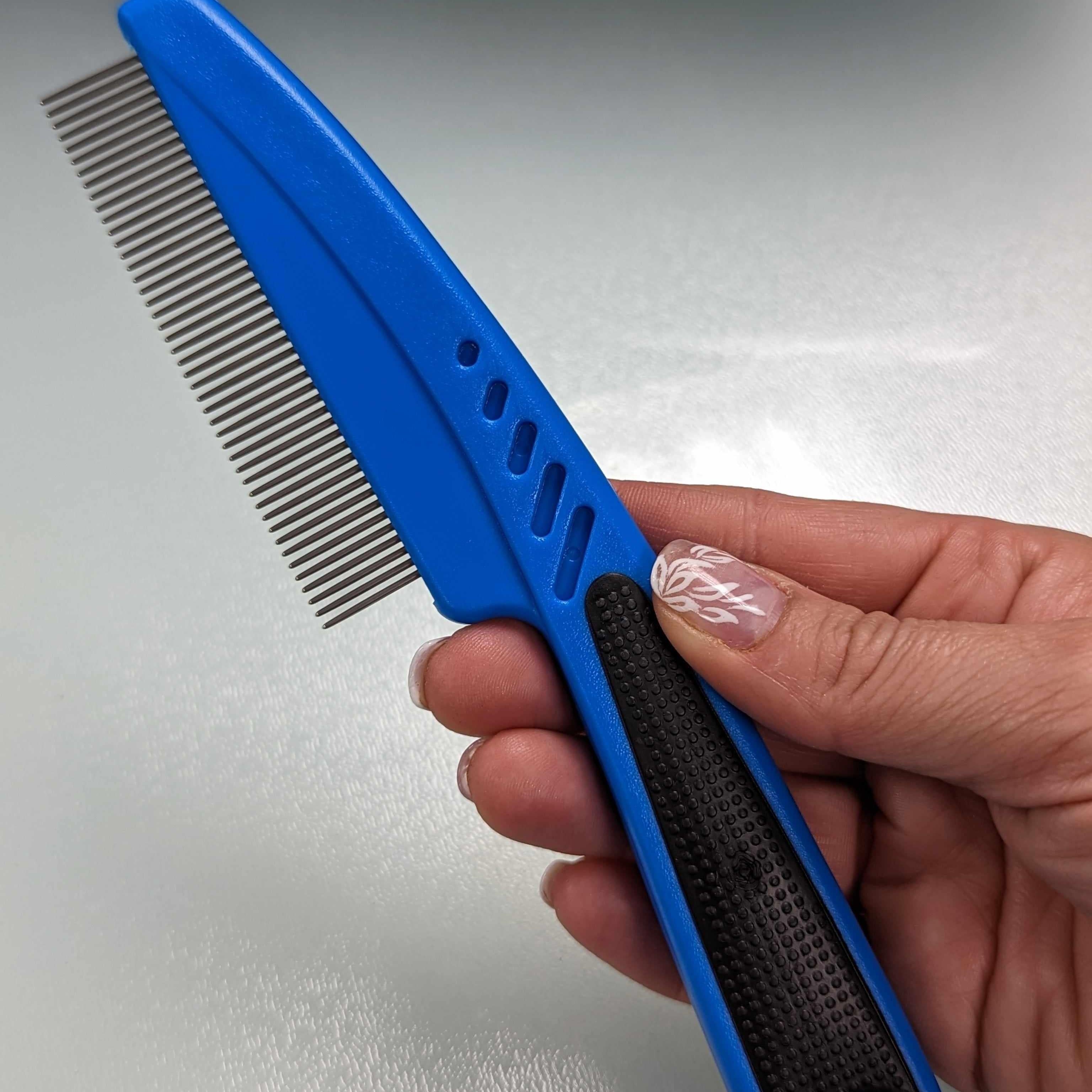 Plastic grip Flea & Face comb