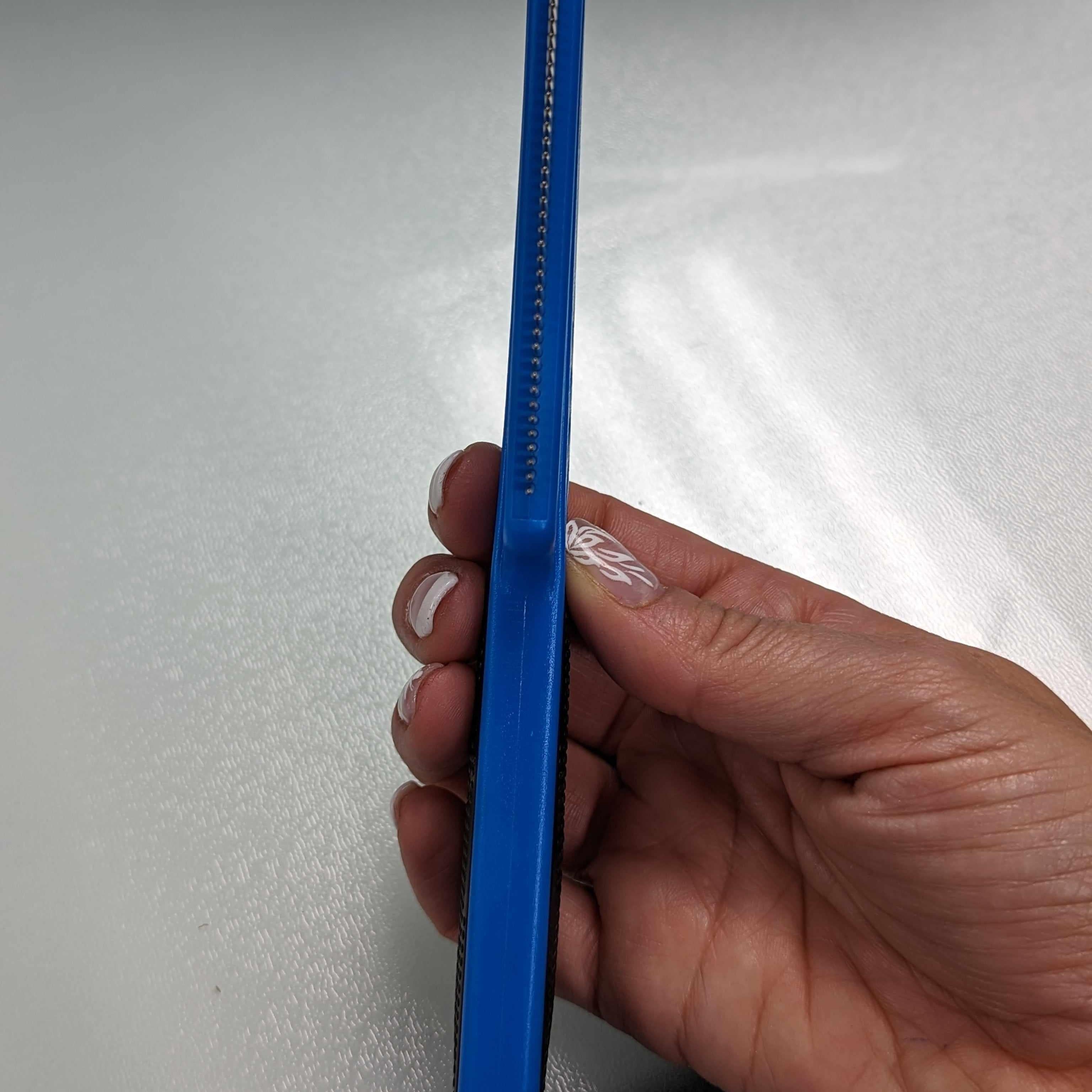 Plastic grip Flea & Face comb