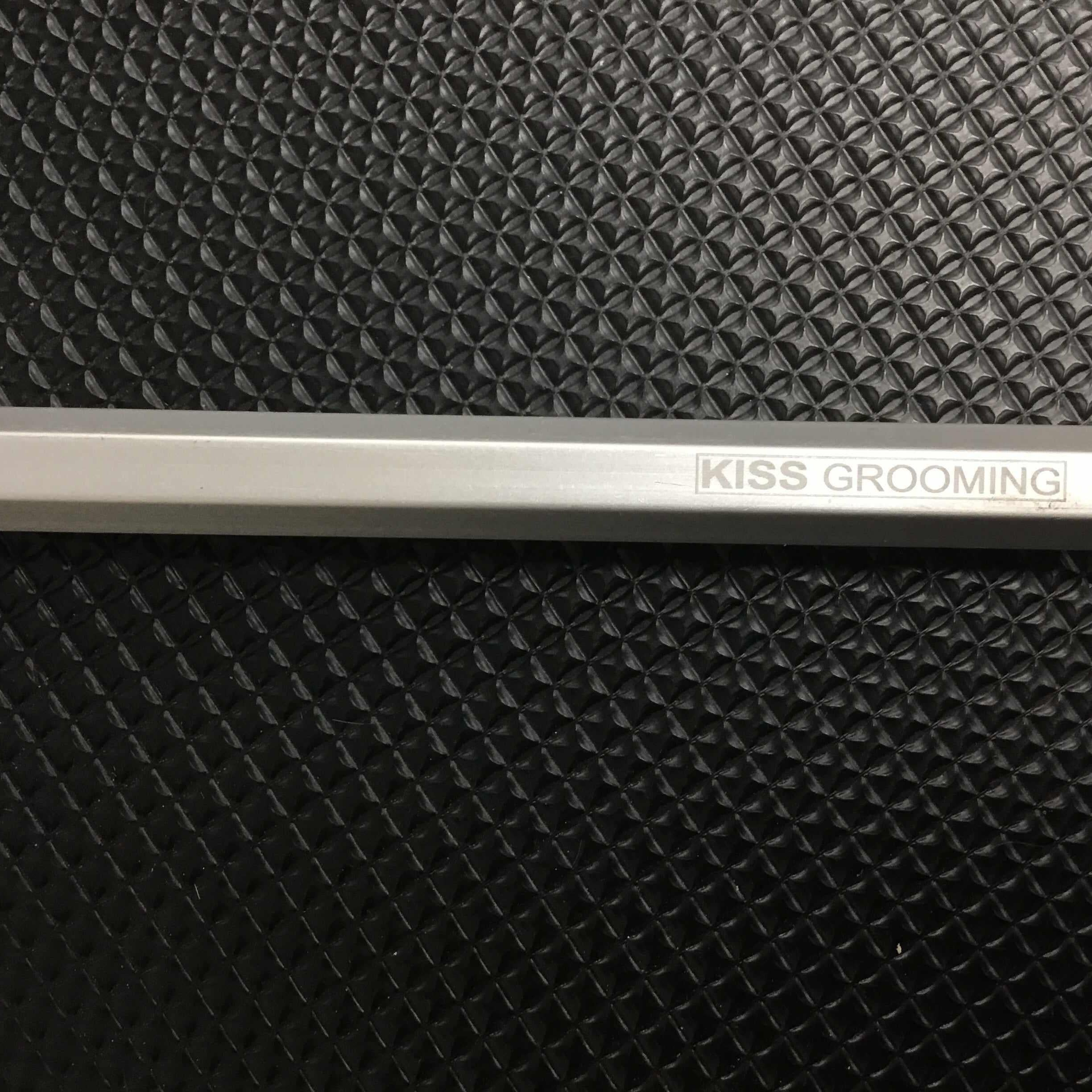 Circular Airlift Grooming Table