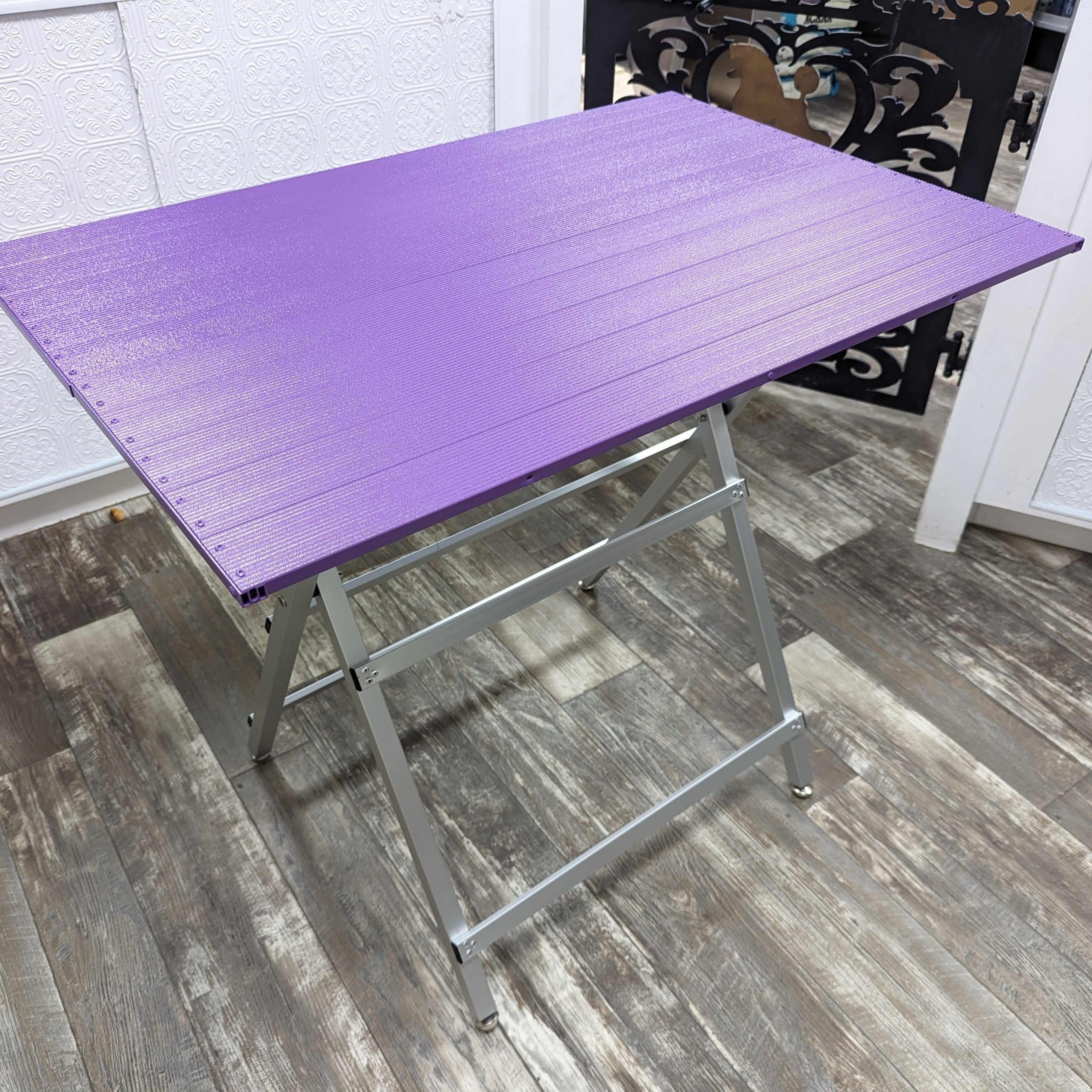 Ultra-Light Ringside Table