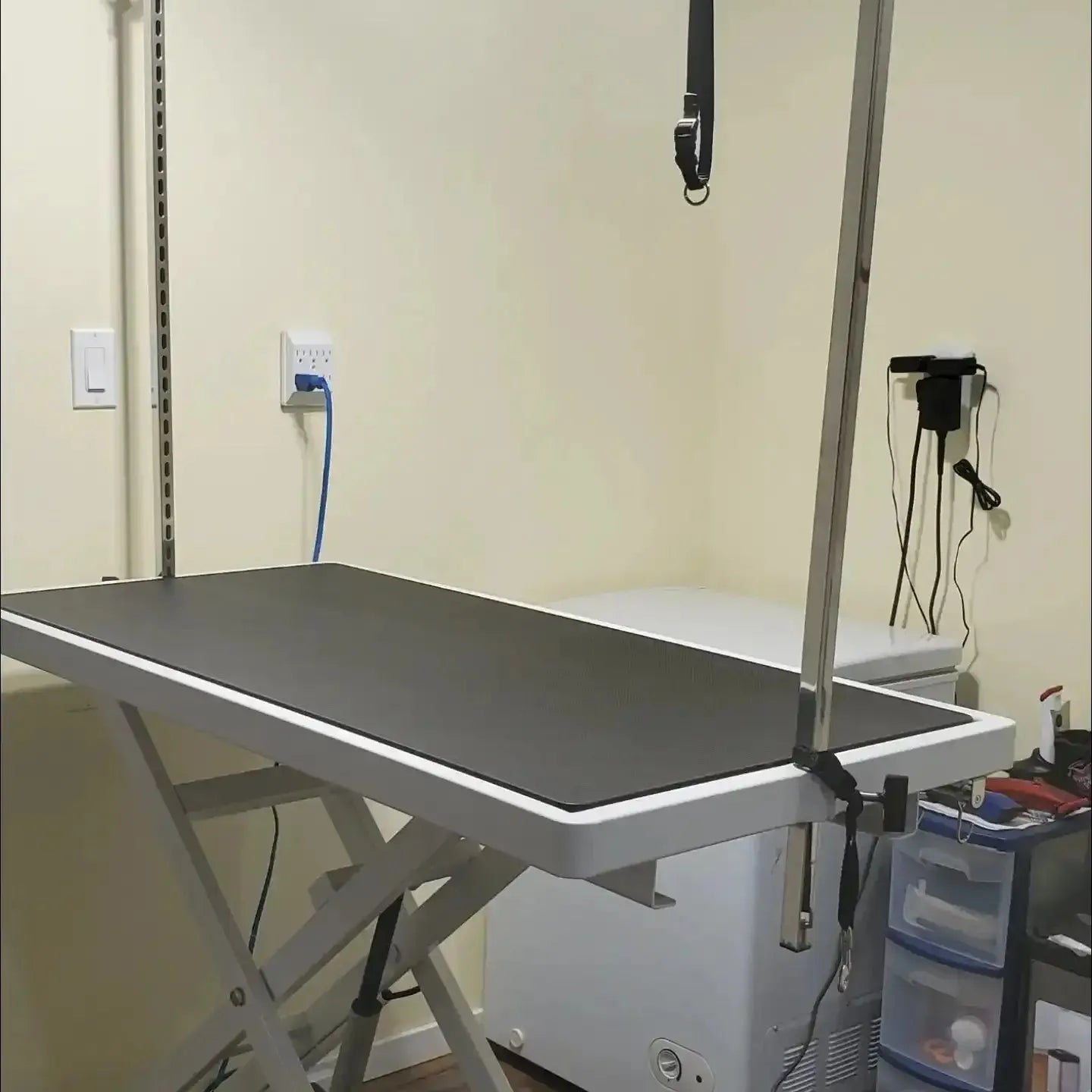 X-treme Low Electric Table