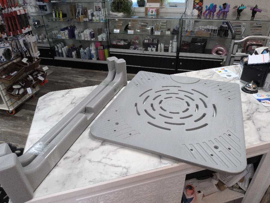 Puppy booster for tub