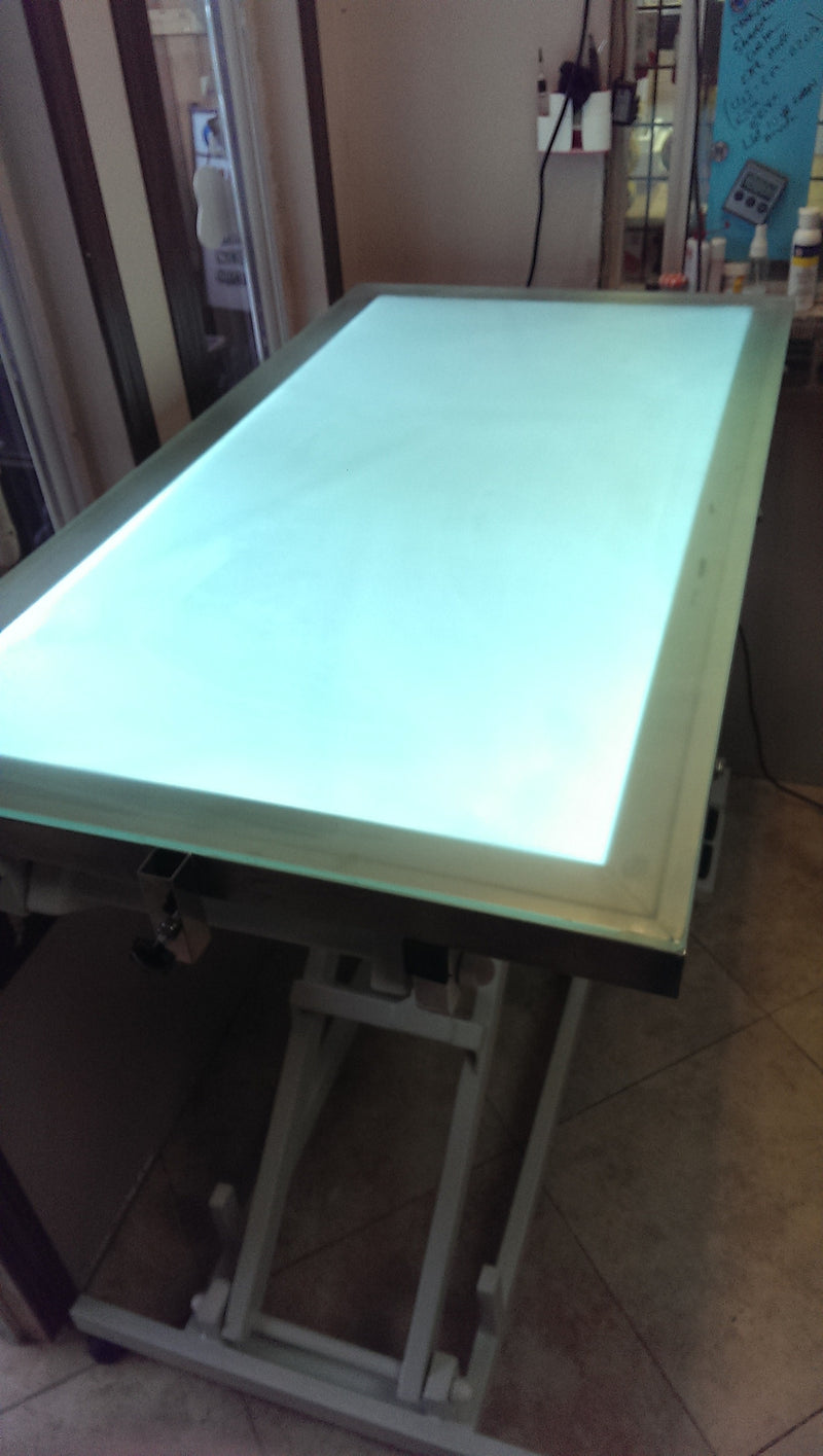 Table rétroéclairée par LED