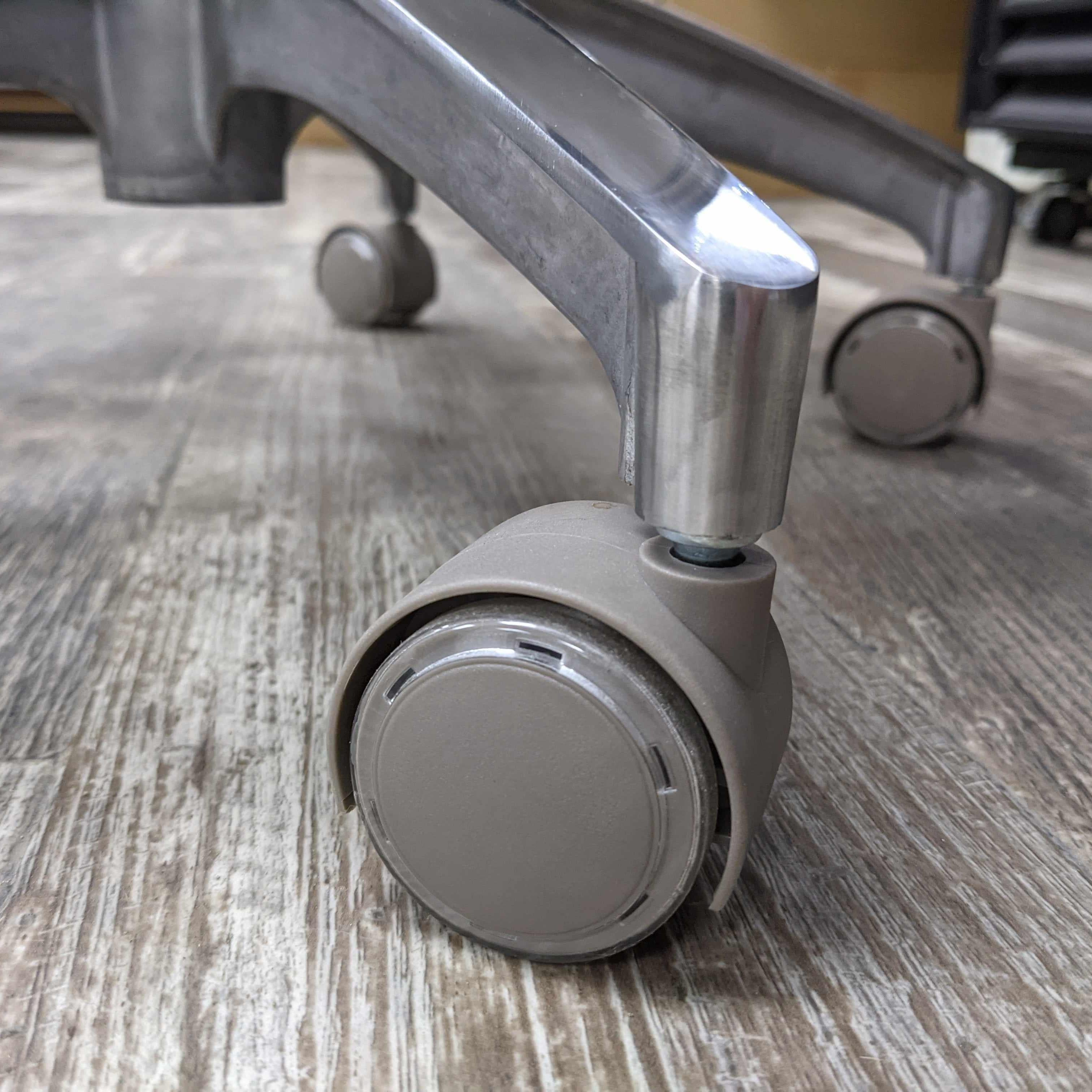 Saddle Grooming Stool